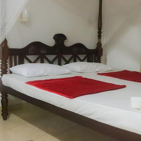Blue Sea View Bed & Breakfast Unawatuna Exterior photo