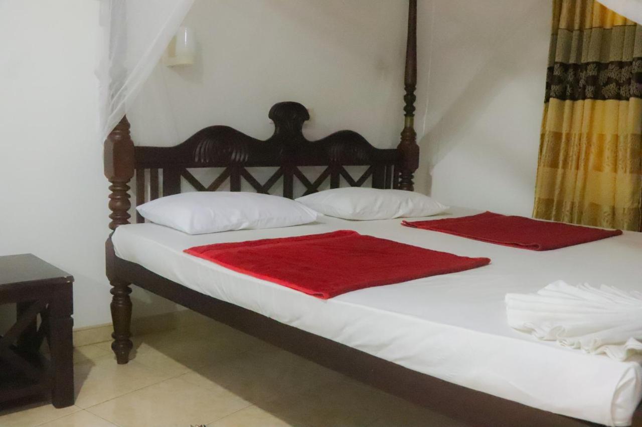 Blue Sea View Bed & Breakfast Unawatuna Exterior photo